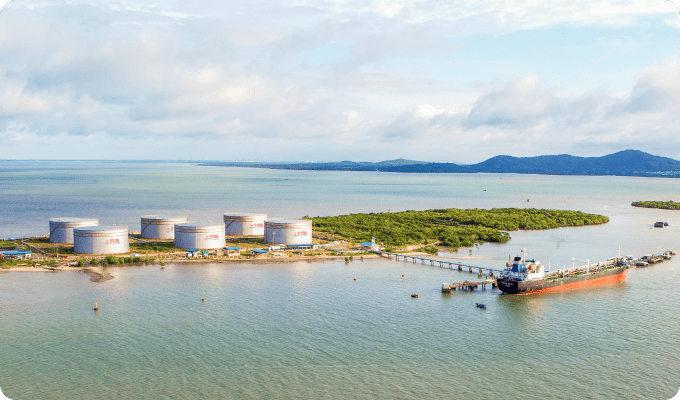 Hệ thống kho xăng dầu