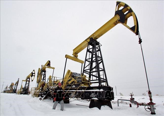 Giá dầu Brent giảm hơn 1% trong phiên 21/2