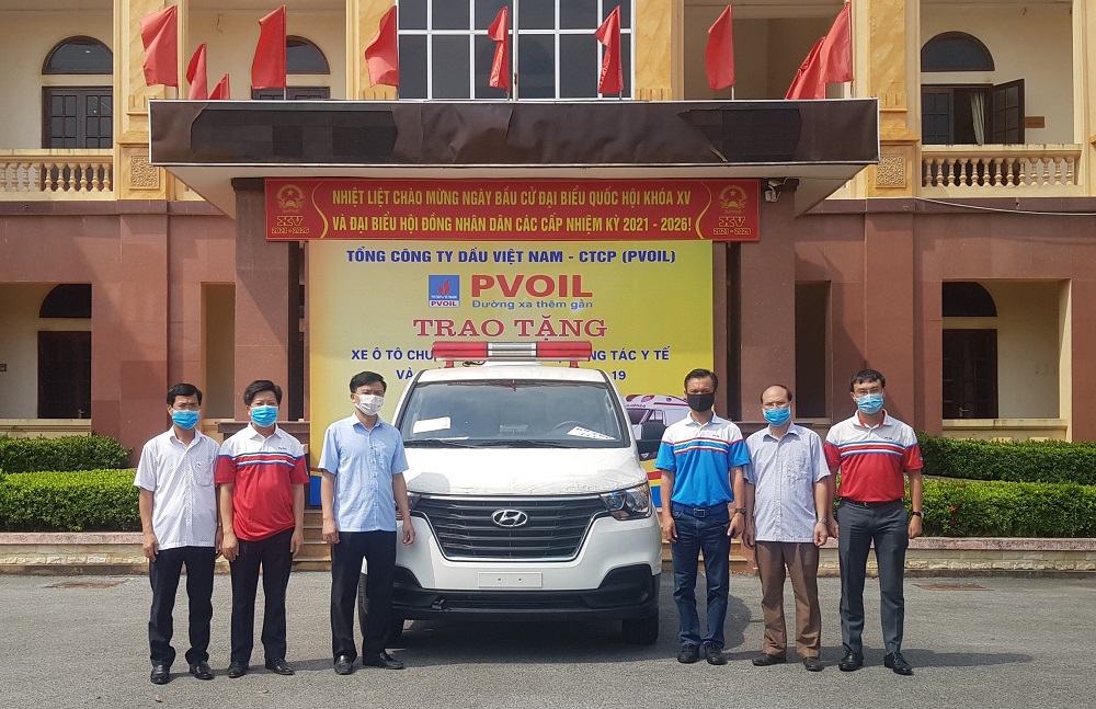 PVOIL tặng xe cứu thương phục vụ công tác phòng chống dịch Covid-19