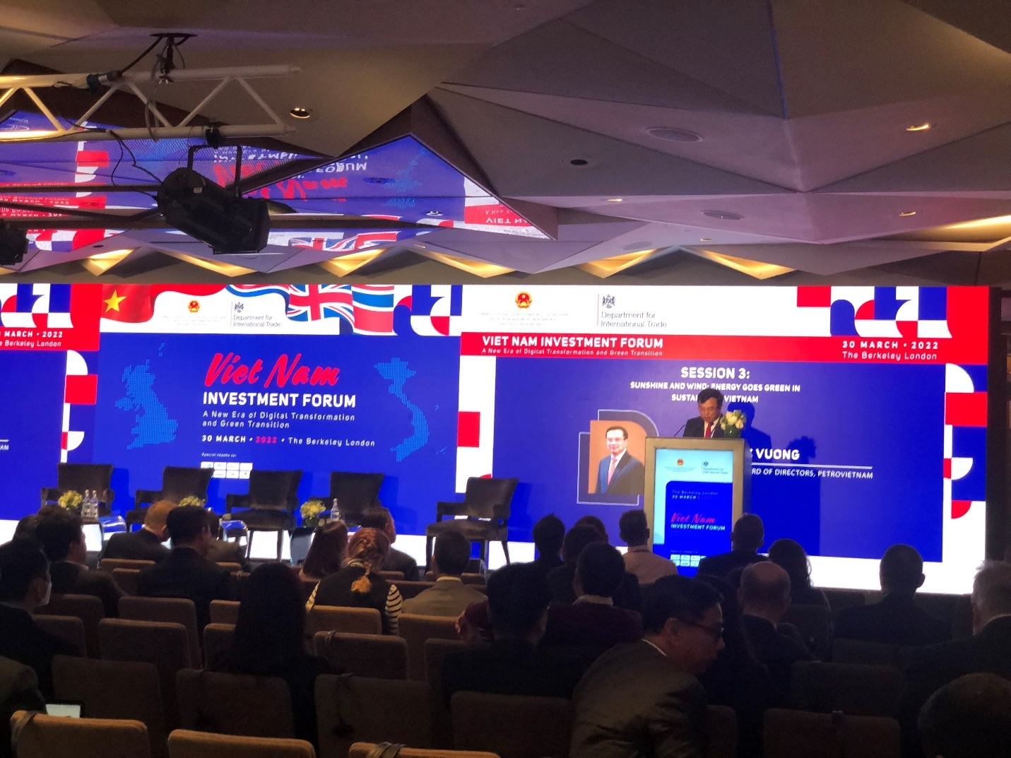 Petrovietnam hướng tới hợp tác năng lượng sạch với các đối tác Vương quốc Anh và quốc tế