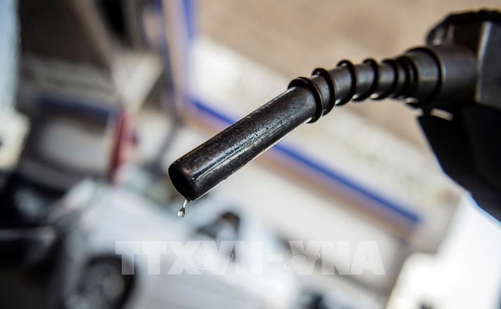 Giá dầu thế giới phục hồi phiên 16/2