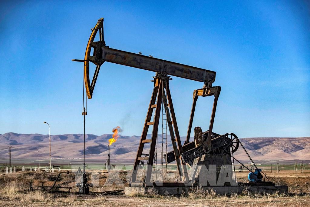Giá dầu tăng hơn 1 USD sau quyết định của OPEC+