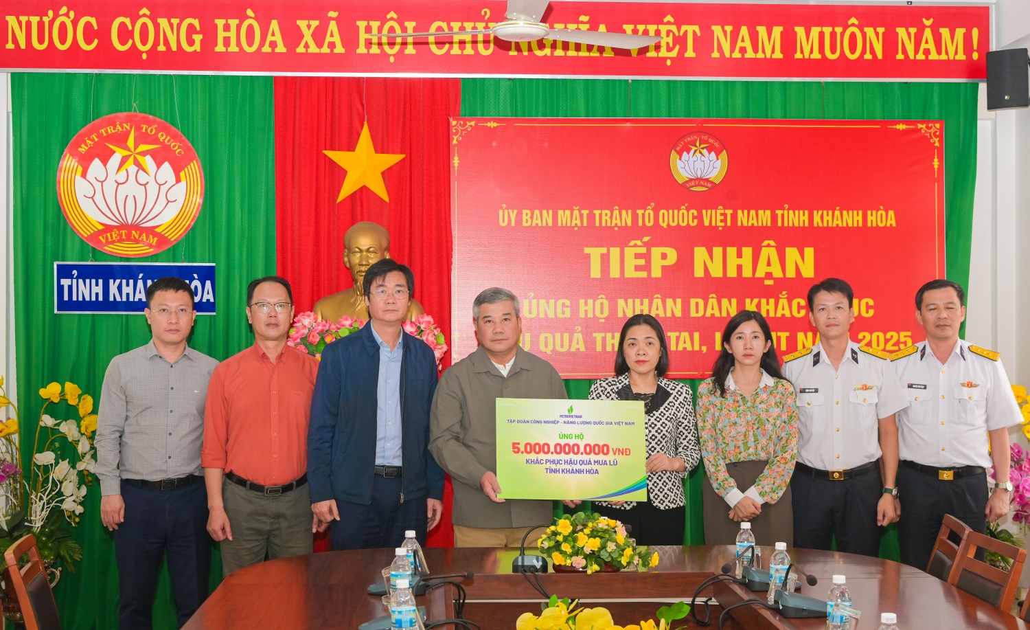 Petrovietnam chung tay hỗ trợ nhân dân tỉnh Khánh Hòa khắc phục hậu quả mưa lũ