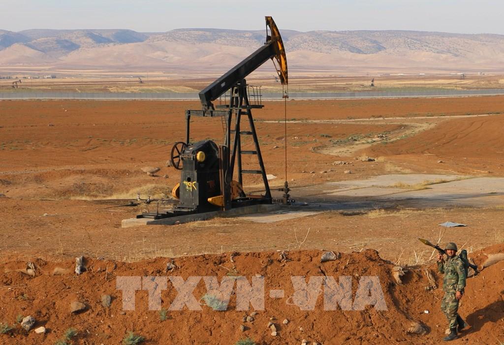 Giá dầu giảm mạnh nhất kể từ năm 2022