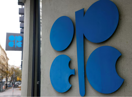 OPEC+ sẽ ​​duy trì sản lượng bất chấp lo ngại về tình trạng dư cung