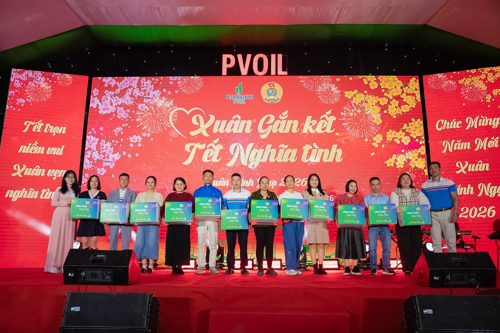 “Xuân Gắn kết - Tết Nghĩa tình” đến với người lao động PVOIL khu vực miền Bắc